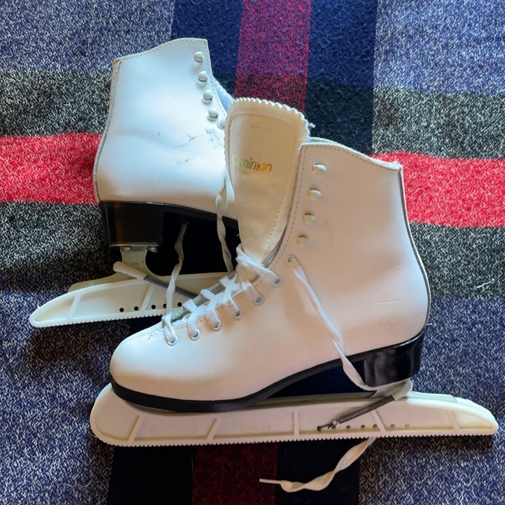 Classic Dominion Canada Figure/Ice Skates